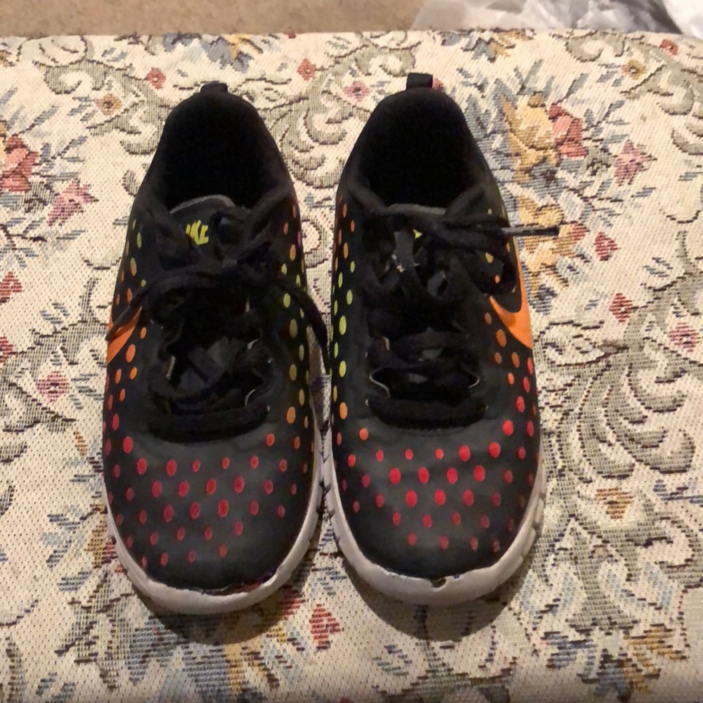 Nike Shoes sz 12 kids. Play Shoe!